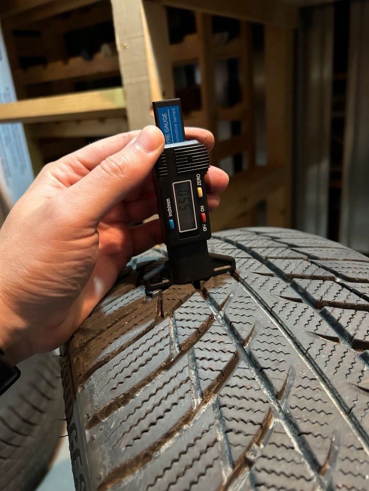 Winterreifen 4xBridgestone 225/45/R17 94V auf 3xAlufelgen BMW in Dachau