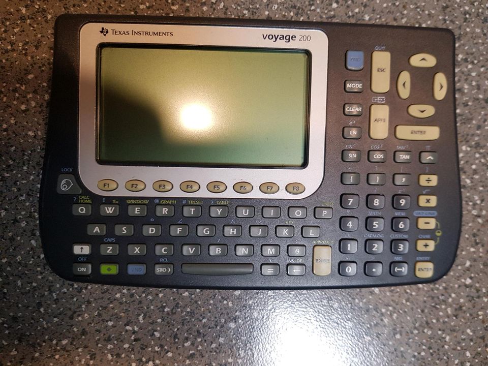 Texas Instruments Grafikrechner Voyage 200 und TI 84 Plus in Karlsruhe