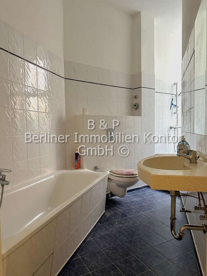 Zwei-Zimmer-Wohnung, 4.OG, in zentraler Kiezlage in Berlin