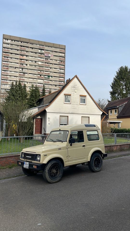 Suzuki Samurai Hochdach in Rüsselsheim