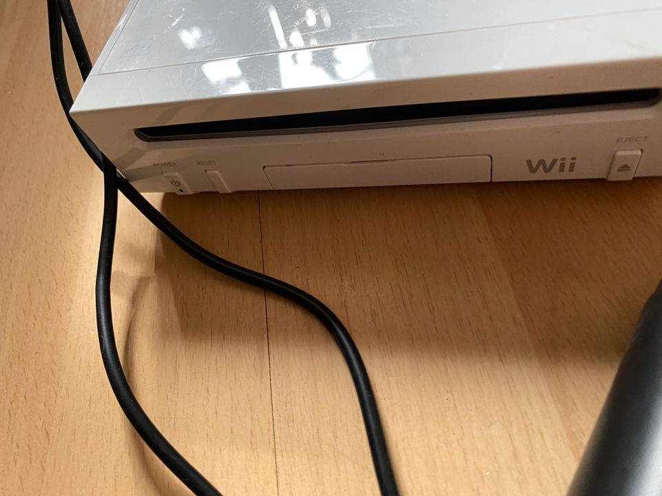 Nintendo Wii mit Zubehör Defekt!!! in Donaueschingen