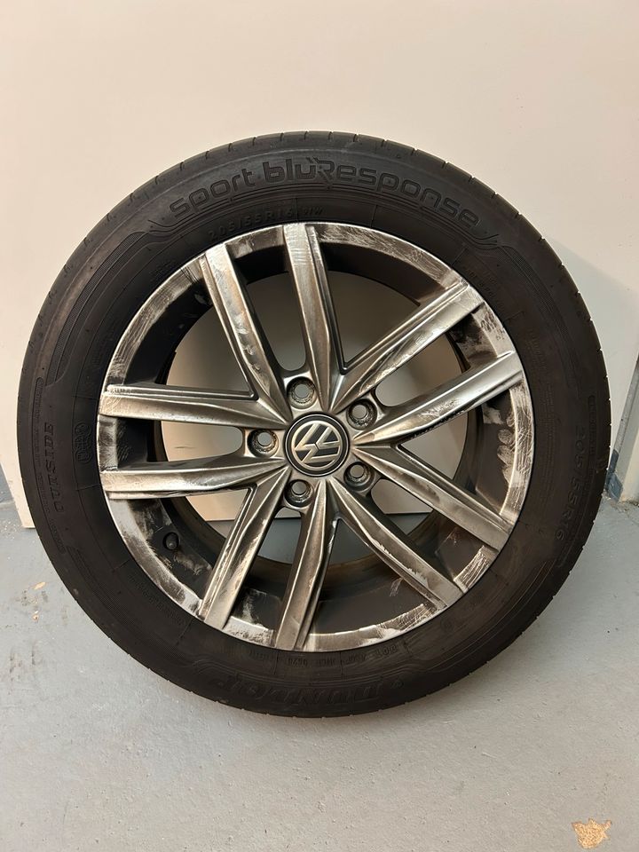 4x Sommerreifen auf Alufelgen Volkswagen 205 55 R16 in Neu-Anspach