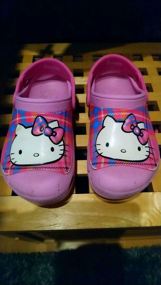 Crocs, Hello Kitty in Schwerte