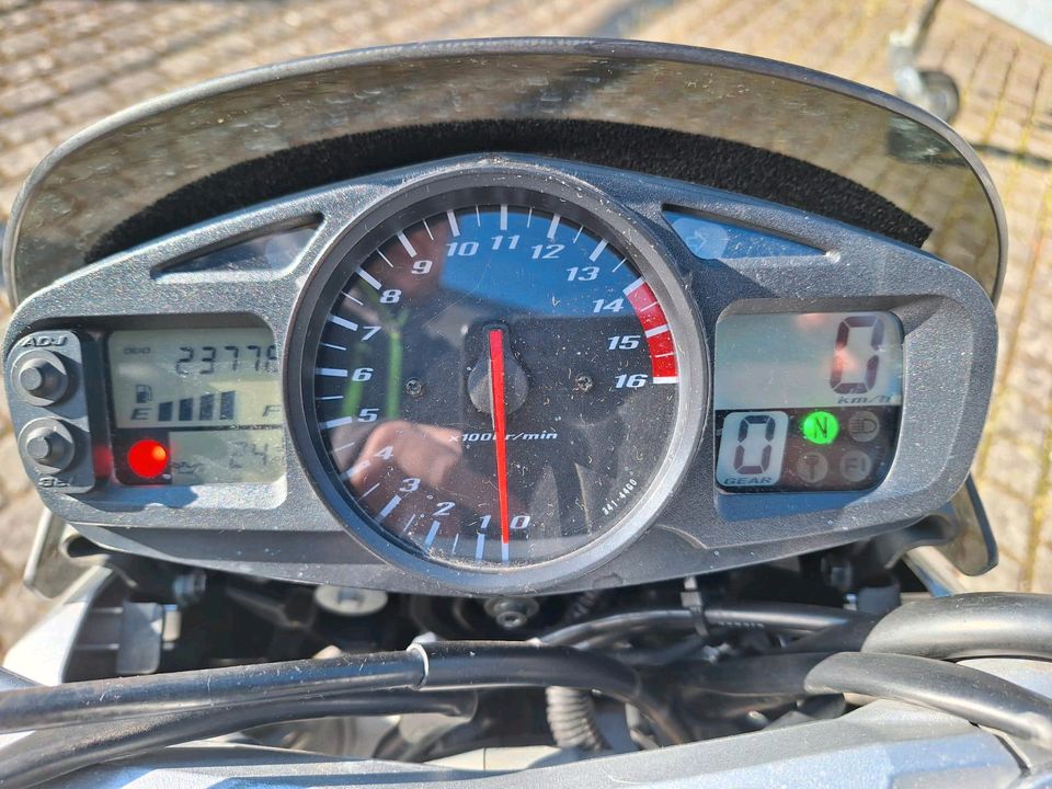 Suzuki GSR 600 (48 Ps) in Friedrichsdorf