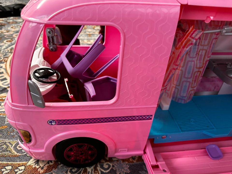 Barbie Wohnmobil mit Zubehör in Köln