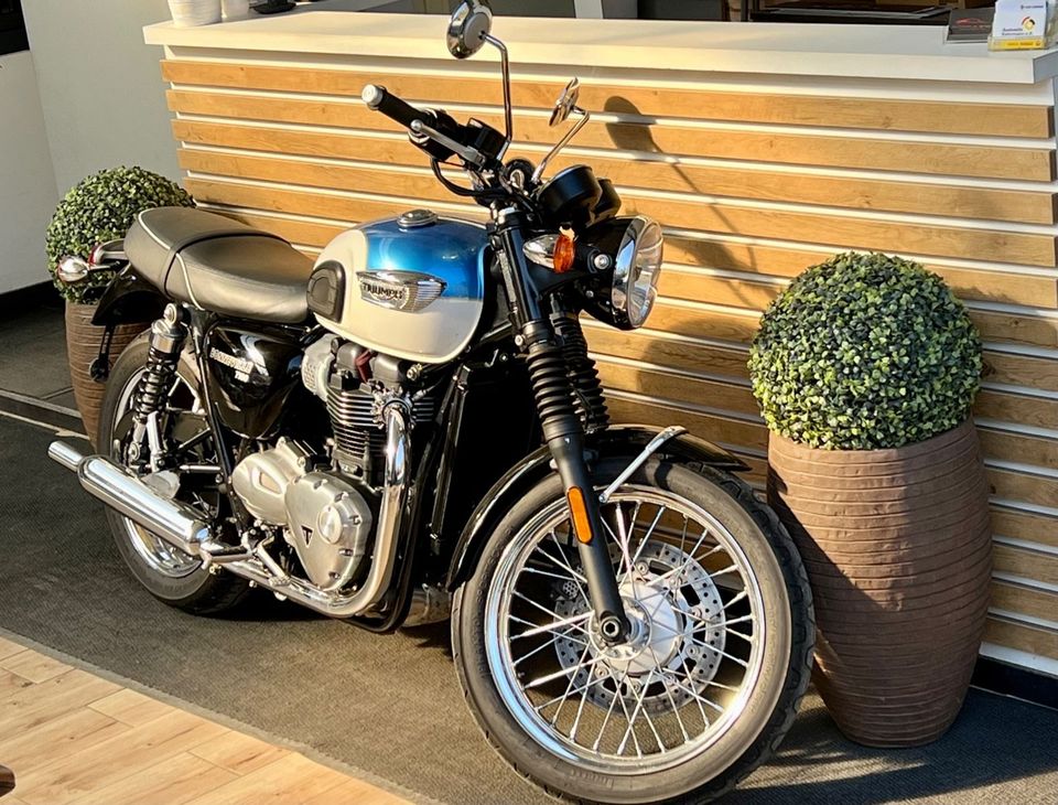 Triumph Bonneville T100/ 2 Hand/Tüv Neu in Wuppertal