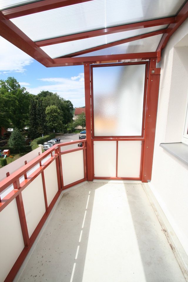 SINGLE-Wohnung in Siedlungslage mit sonnigem Balkon!! in Hohenstein-Ernstthal