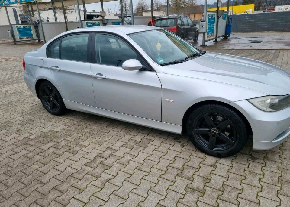 BMW 3er Serie E90 checkheft in Kaiserslautern