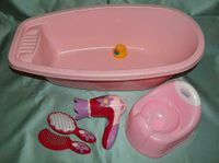 Puppe Badewanne Töpfchen Barbie Friseurset / Küche Hello Kitty Brandenburg - Cottbus Vorschau