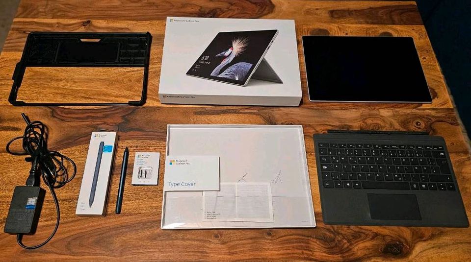 Tablet / MS Surface Pro, 128GB, 8GB RAM, i5 CPU in Spaichingen