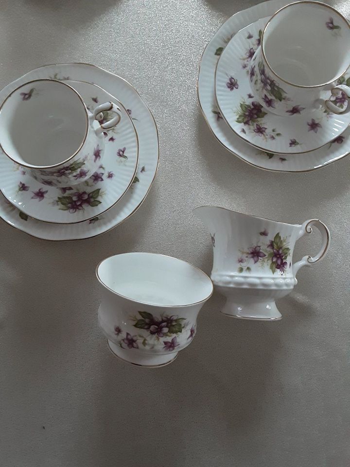 Tee-Kaffee Gedeck, 3tlg, Qeens Rosina, fine bone china, england, in Solingen