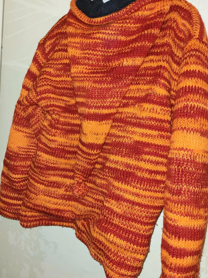 Nepal Jacke Zipfelmütze aus Wolle mit fleece in Oldenburg