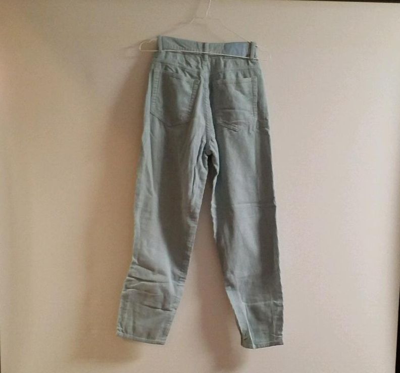 Cordhose hellblau / helltürkis von Pull &  Bear Größe 34 in Hamburg