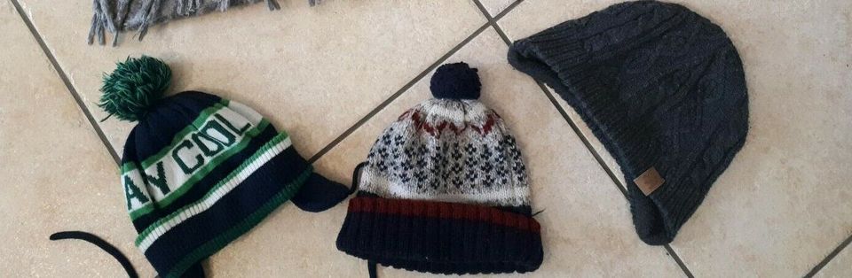 Winteraccessoires - Mütze, Schal, Handschuhe in Allersberg