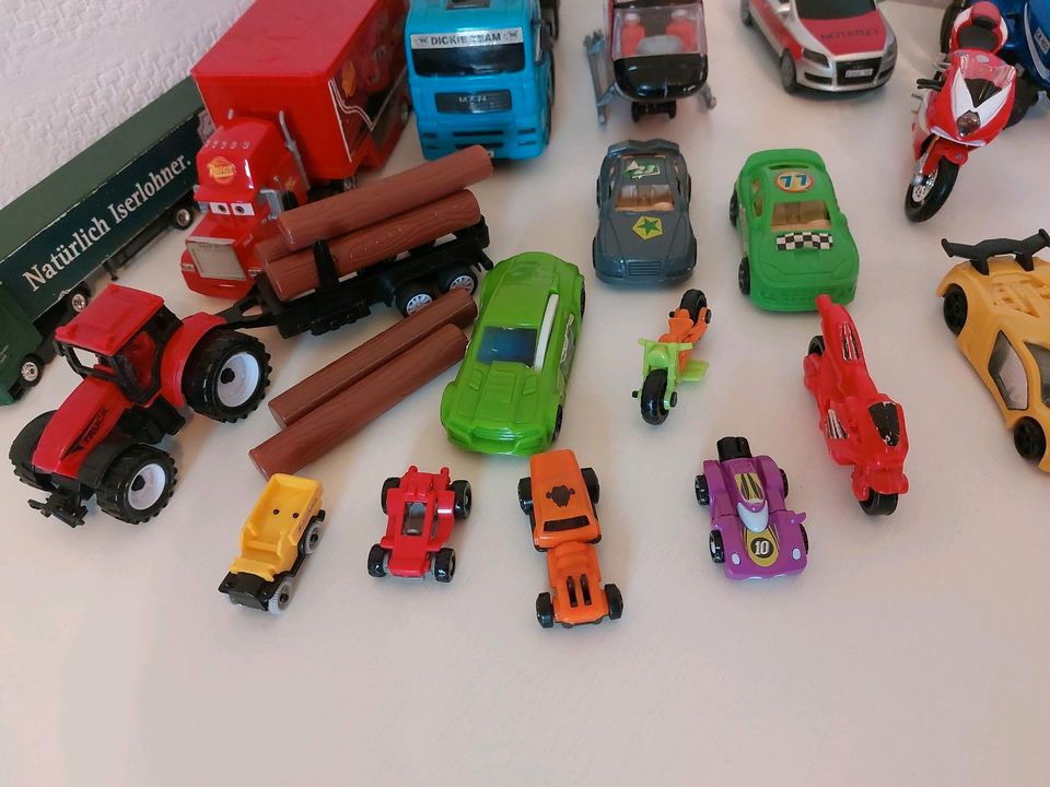 Spielzeug Set/ Plastik/ Autos/ LKW/ Trecker / Motorrad/ 20teilig in Lüdinghausen