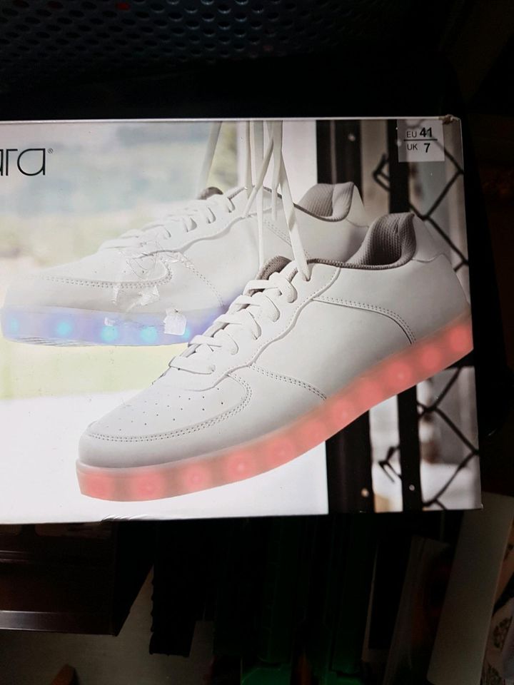 Esmara ☀️ LED Sneaker Schuhe weiß ✴ neu Gr 41 (7) in Saarbrücken