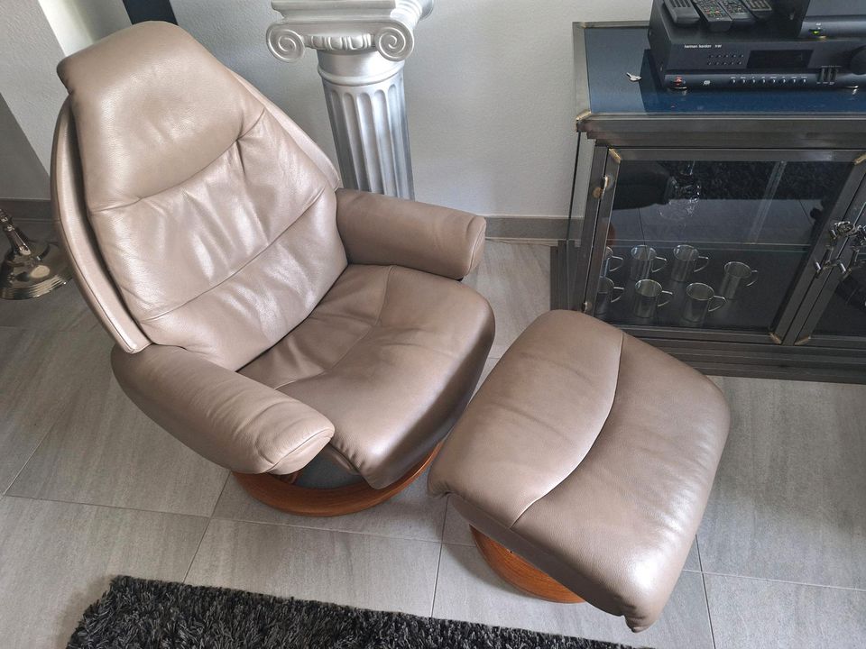 Stressless Sessel Voyager M mit Hocker in Rödermark