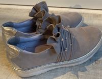 Tamaris slipper sneaker Leder 38 grau beige TOP Schleswig-Holstein - Heikendorf Vorschau