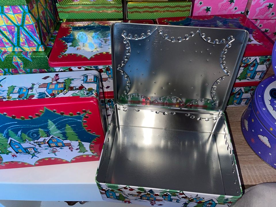 33 Weihnachtsgeschenk Dosen und Kisten Tombola Geschenkverpackung in Herne