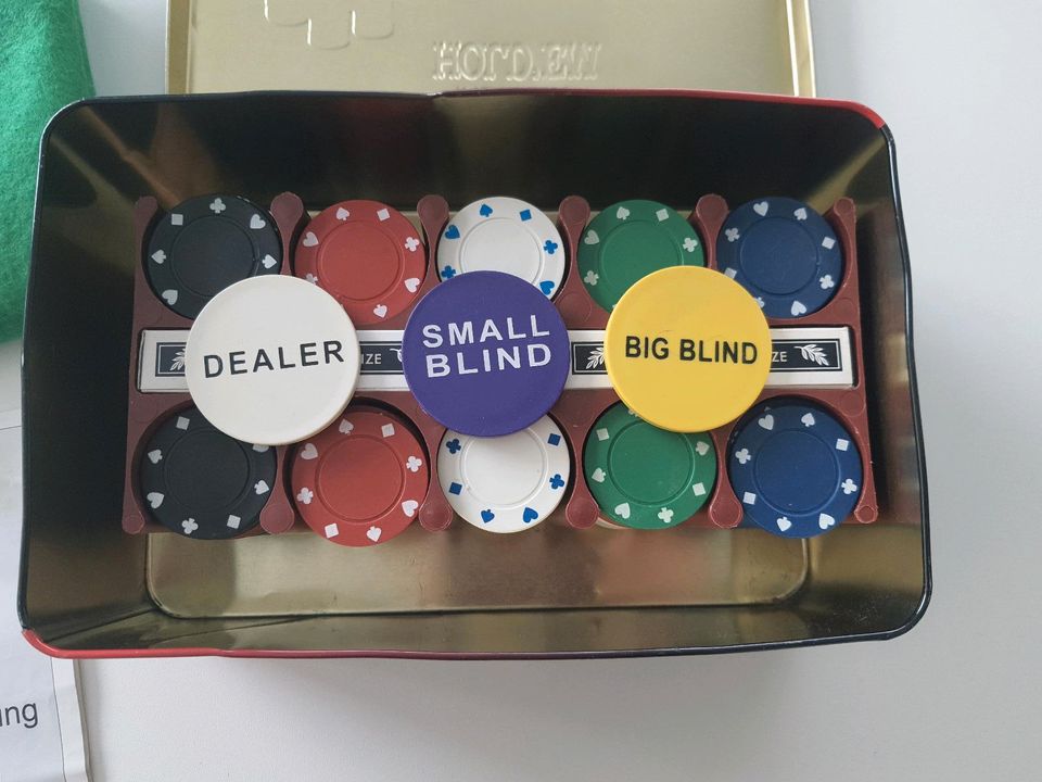 TEXAS HOLD'EM⭐️Poker Set⭐️Casino Style Gesellschaftsspiel Karten in Mülheim-Kärlich