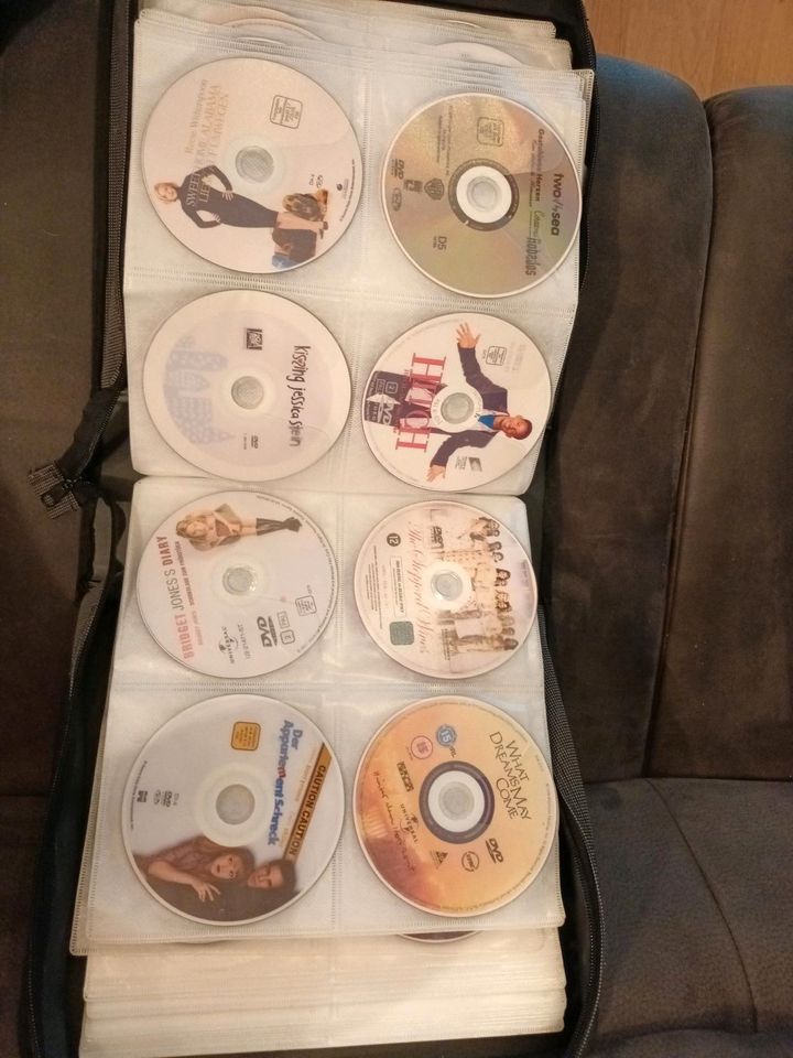 DVD Sammlung.  180 in Tasche in Bruchköbel