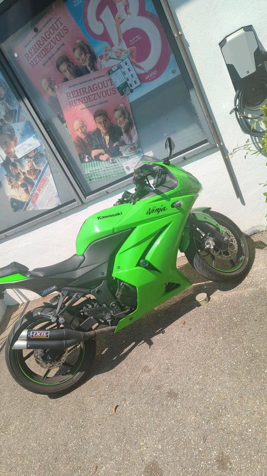 Kawasaki Ninja 250r Special Edition A2 in Waldshut-Tiengen