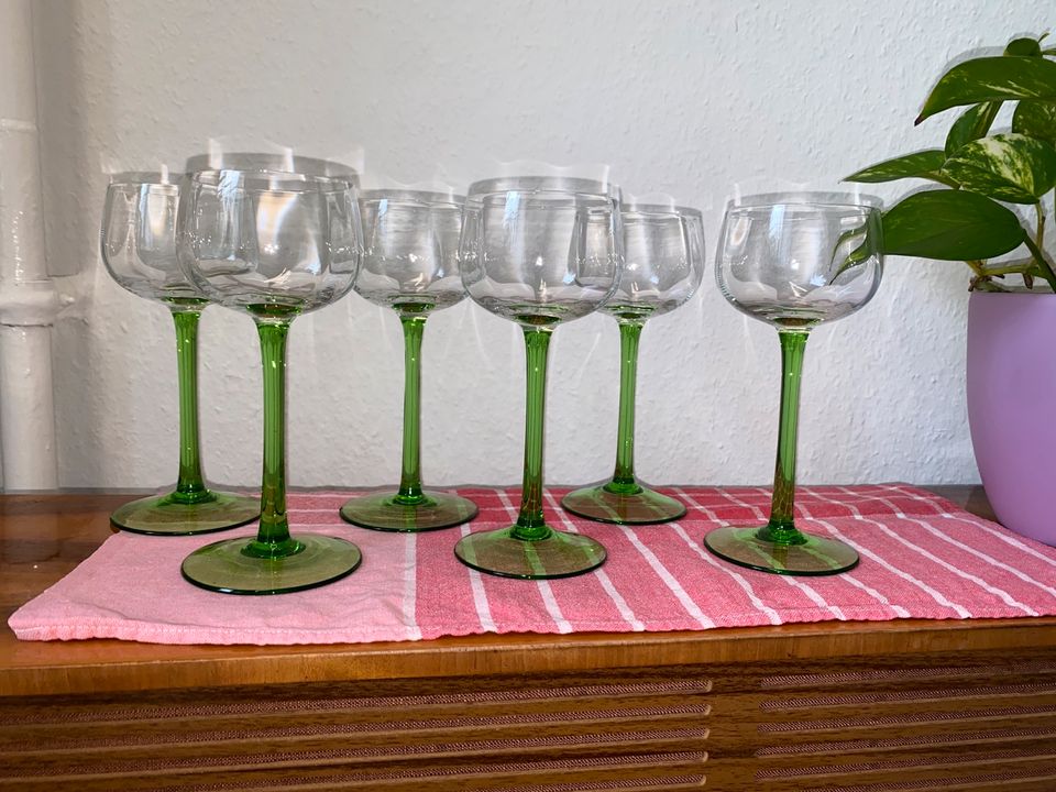 Alte Wein Gläser grüner Stiel Antik Jugendstil Römer Glas in Dresden -  Seevorstadt-Ost/Großer Garten | eBay Kleinanzeigen ist jetzt Kleinanzeigen