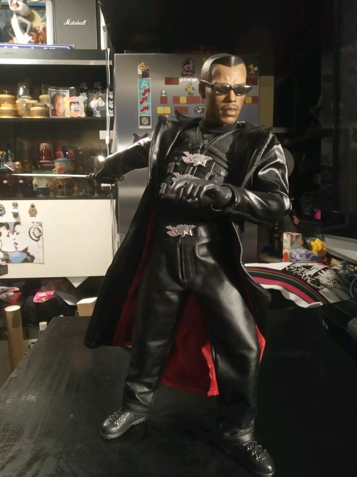 Marvel Blade 1/6 Custom Figur not Hot Toys or Sideshow 1/4 Statue in Saarlouis