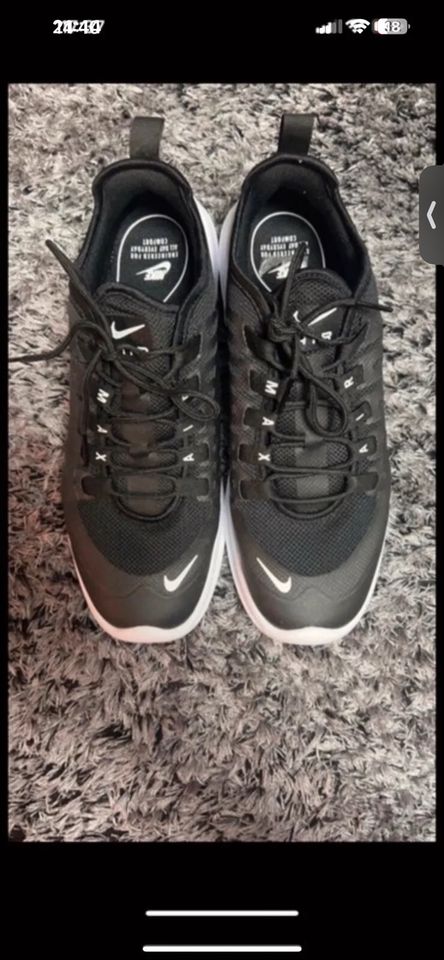 Nike Air Sneaker Schwarz Weiß Größe 41 in Brilon