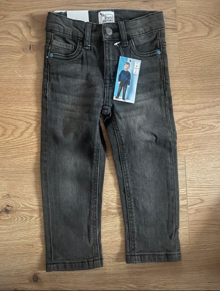 * Schwarz-graue Jeans regular fit Gr. 92 NEU * in Achim