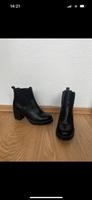 Schwarze Boots mit kleinem Absatz Dresden - Äußere Neustadt Vorschau