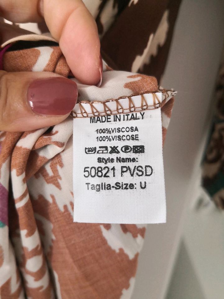 Kleid Midikleid Made in Italy M /L Neu mit Etikett in Gießen