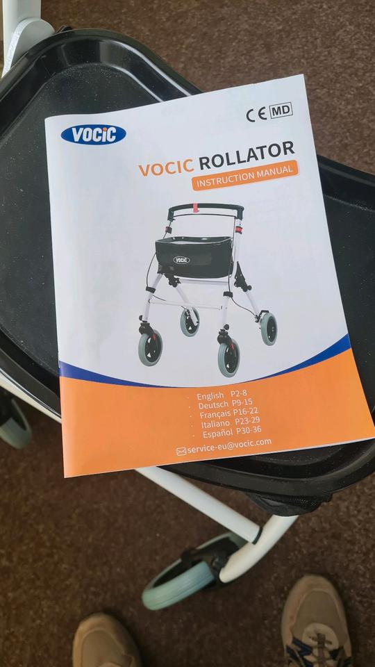 Rollator Firma Vocic Z32 Gehhilfe Innenrollator Stubenrollator in Berlin