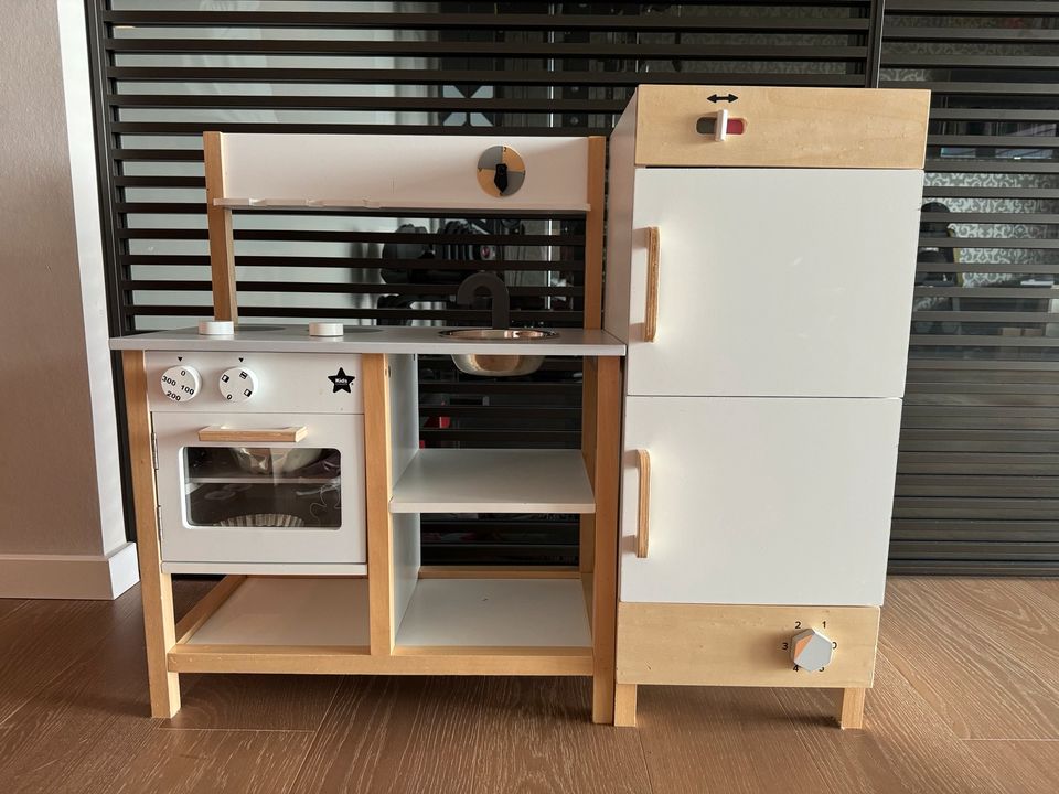 Kids Concept Küche mit Kühlschrank und Zubehör in Bochum