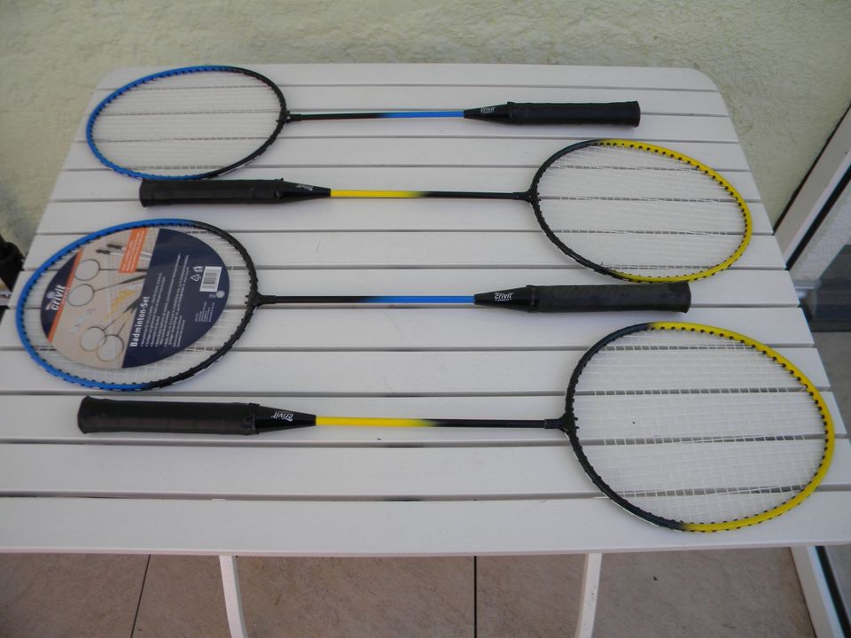 Federball Badminton Schläger 4 Stück in Bullay