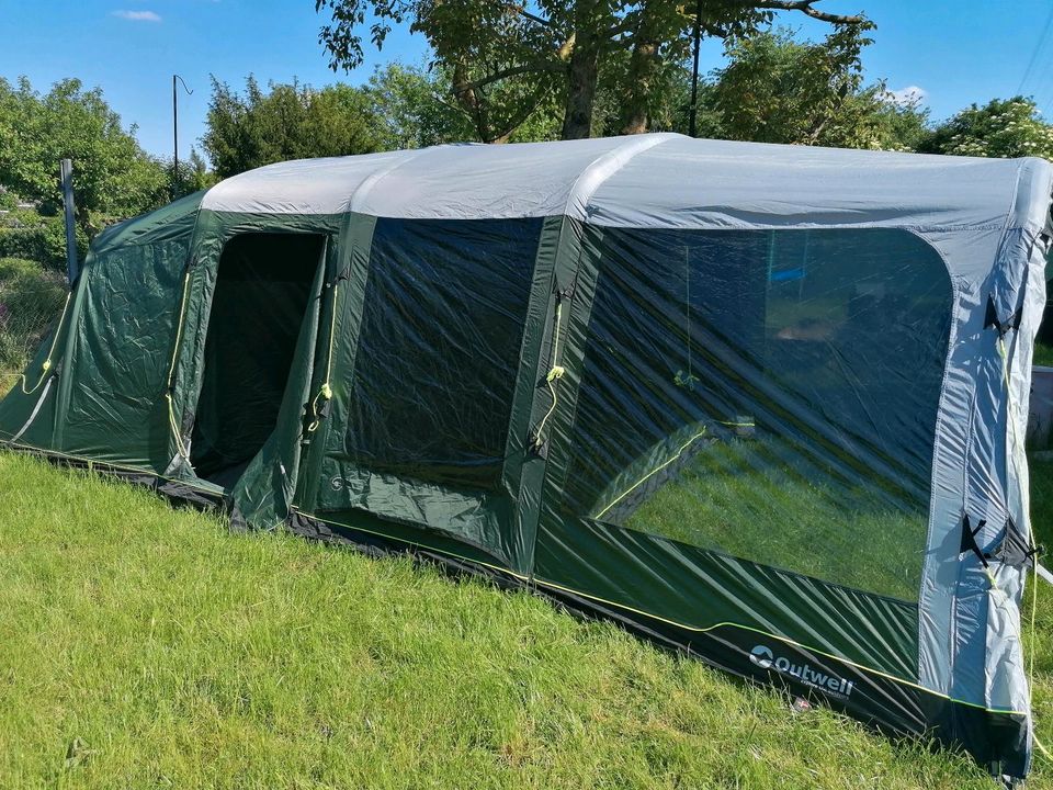 Zelt für 5-6 Personen in Neuss