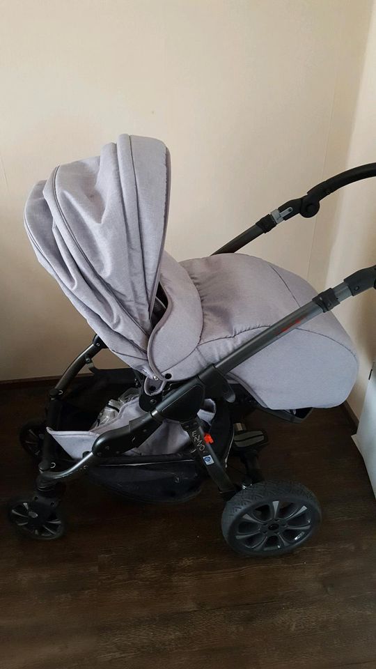 Kinderwagen mit Buggyaufsatz in Haßbergen