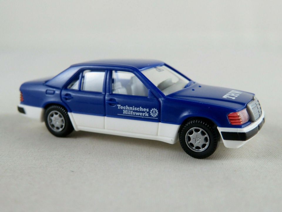 Wiking 069315 Mercedes-Benz 320 E Limousine (1993) "THW (D)" 1:87 in Bad Abbach