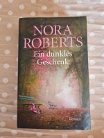 Nora Roberts "Ein dunkles Geschenk " inkl. Versand Niedersachsen - Weyhe Vorschau
