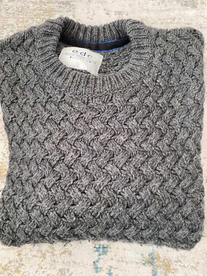 edc Herren Strickpullover Gr:XS in Duisburg