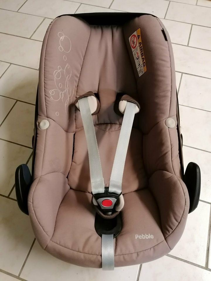 Maxi Cosi Babyschale Pebble in Neuss