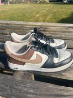 Nike Air Sneaker Schuhe Gr. 41 Niedersachsen - Aerzen Vorschau
