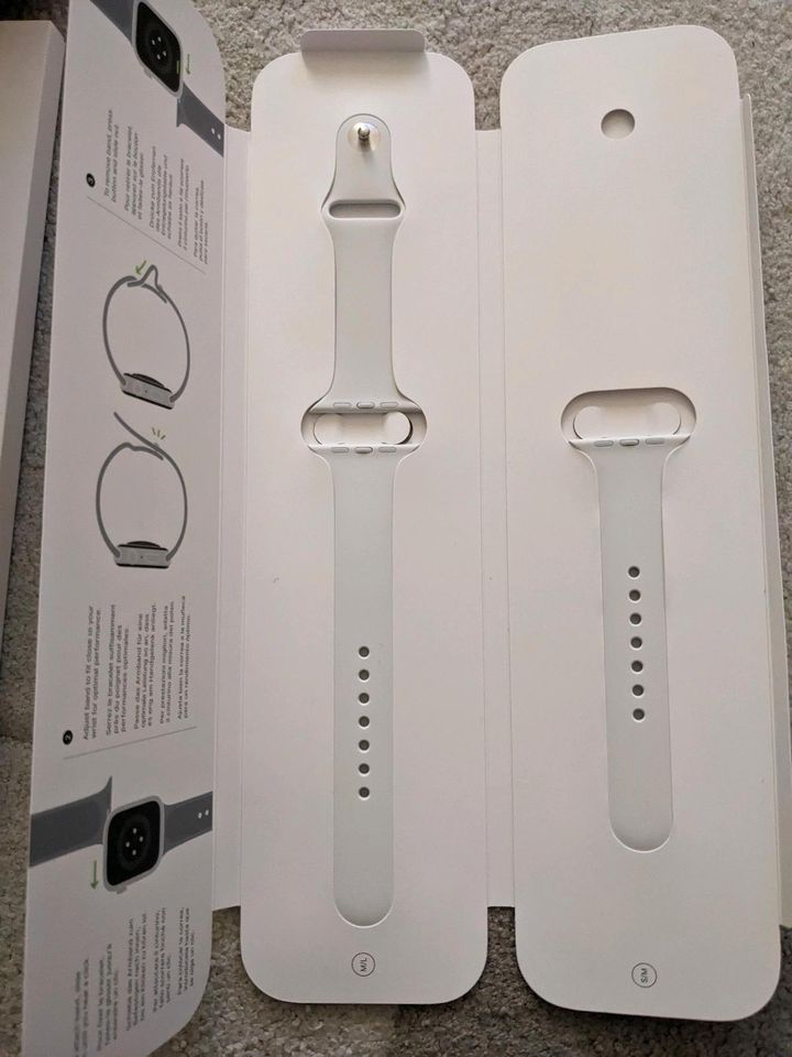 Apple Watch Amrband Sport Loop weiß in Aalen