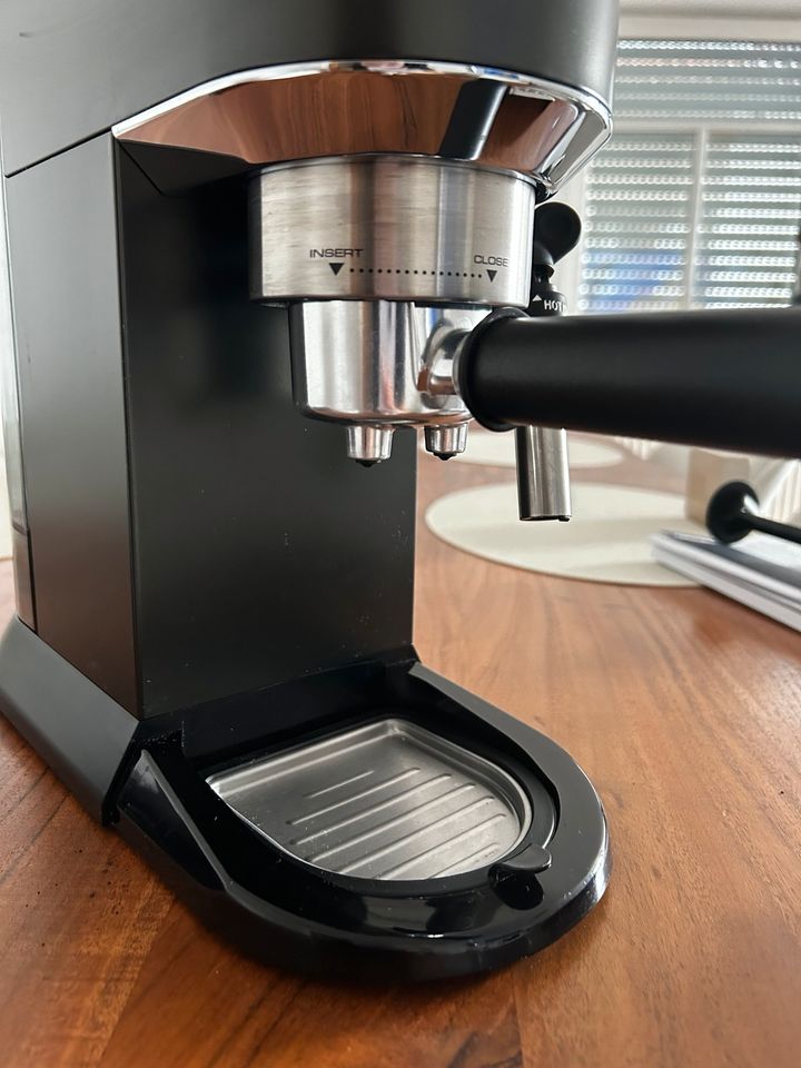 Delonghi Dedica Style – Espresso Siebträgermaschine, Top Zustand in Augsburg