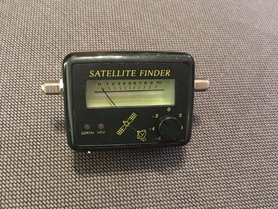 Analoger Satelliten-Finder, unbenutzt, mit Anleitung in Tirschenreuth
