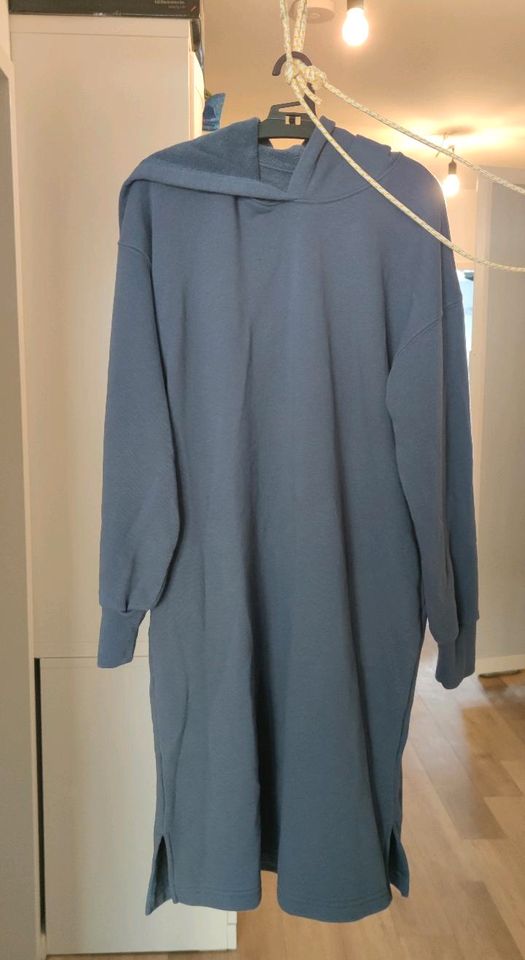 Uniqlo Hoodie Long-Sleeve Dress Neues Kleid S in Berlin