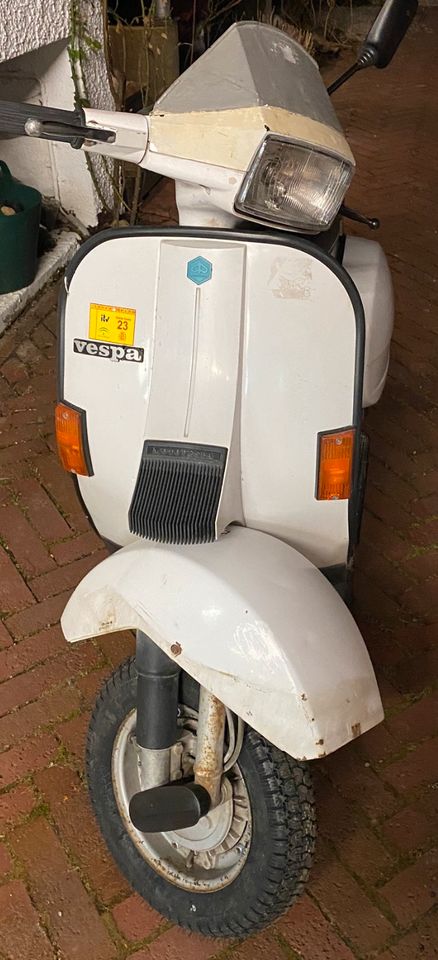 SUCHE Vespa / Motovespa T5 / TX Lenkkopfabdeckung Weiß in Oberostendorf