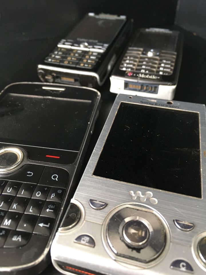 Alte Handy Sammlung Sony Ericsson in Dormagen