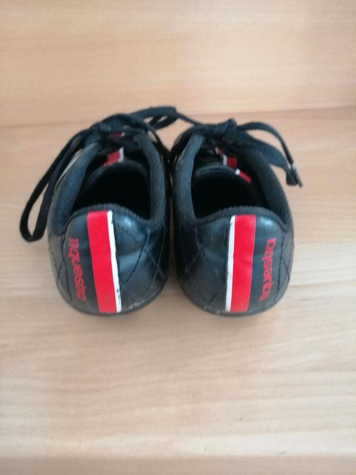 Fussballschuhe Adidas Größe 30 in Keltern