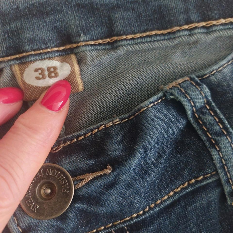 Fashion Jeans  Größe 38 mit Pailletten und Strass in Soest